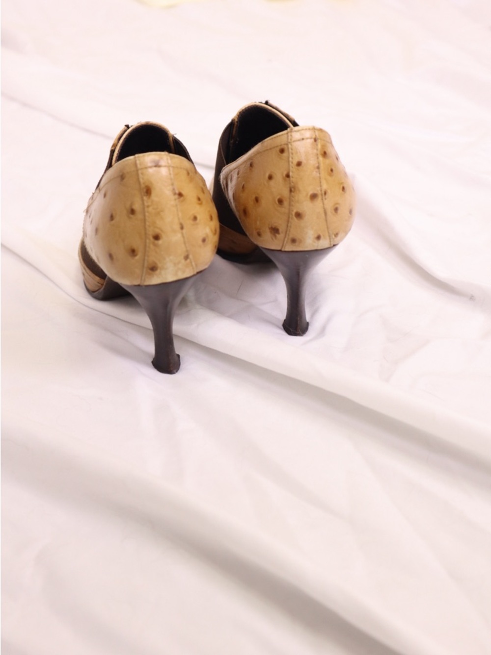 Donald J. Pliner Tan Ostrich-Textured Pointed Mules with Front Zip - Picture 4 of 6